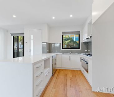 22 Sparks Avenue, Thornbury - Photo 1