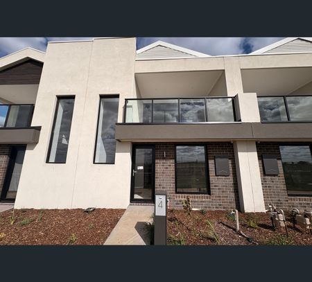 4 Bleeker Way, Fraser Rise, Vic 3336 - Photo 4