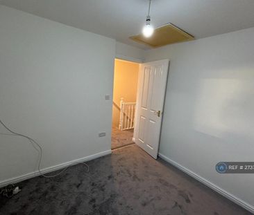 3 bedroom semi-detached house to rent - Photo 6