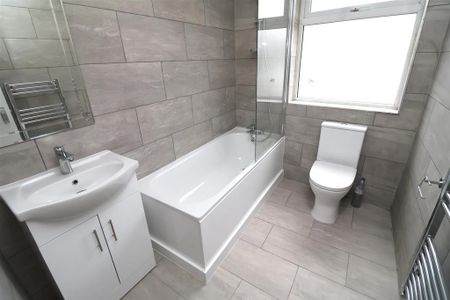 4 bedroom house to rent - Photo 3