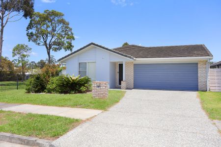 10 Collingrove Circuit, Pimpama QLD 4209 - House For Rent | Domain - Photo 3