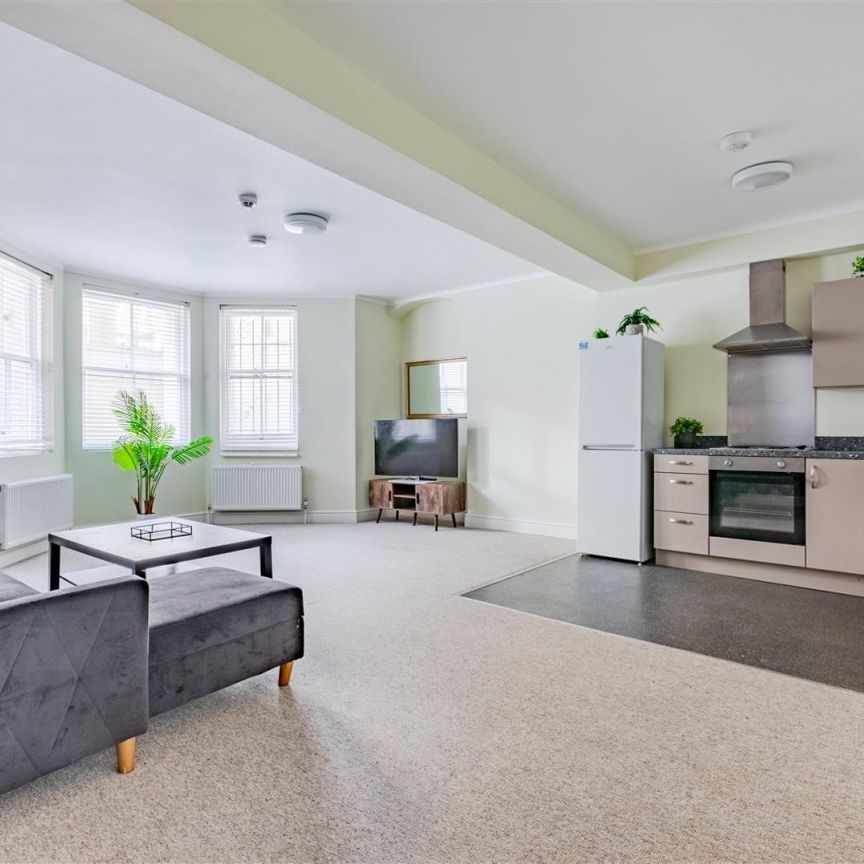 First Avenue, Hove - Photo 1