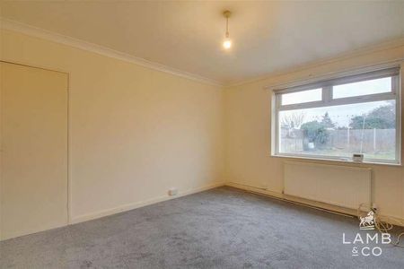 Little Clacton Road, CO16 - Photo 3