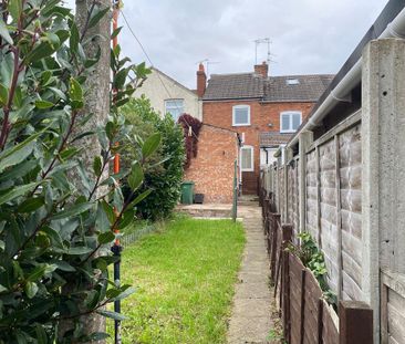 2 bedroom terraced house to rent - Photo 5