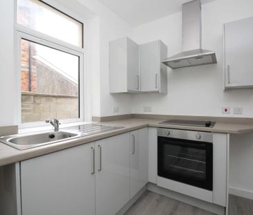 3 bedroom terraced house to rent - Photo 3