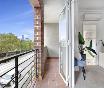 Treetop Townhouse With A Huge Terrace - Photo 1
