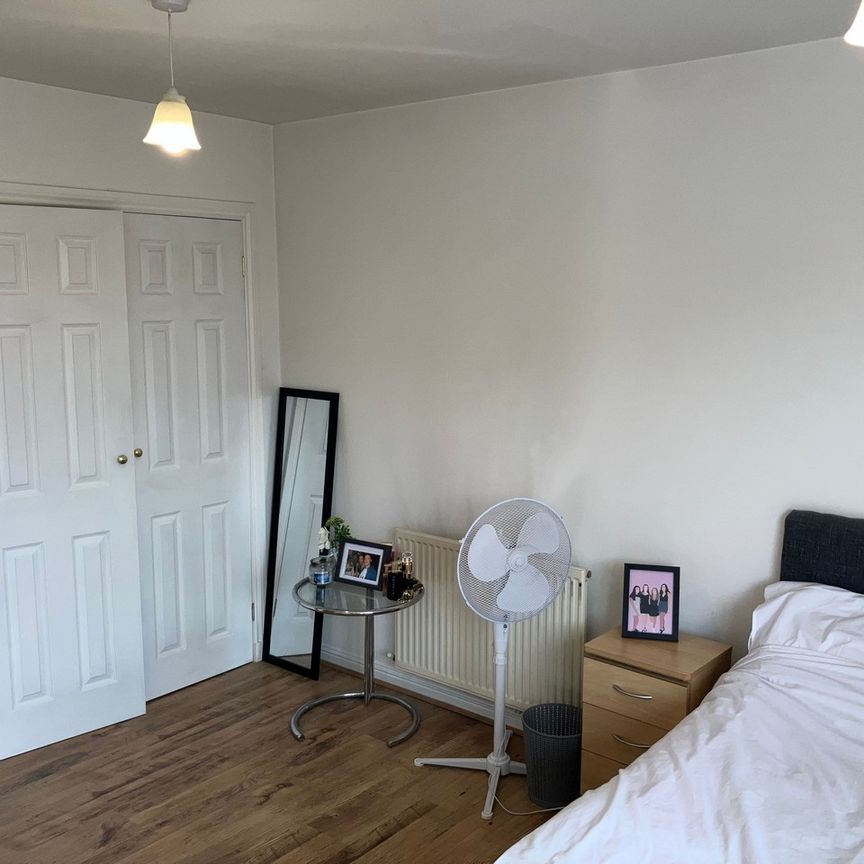 Hanson Park, Glasgow, G31 2HJ - Photo 1