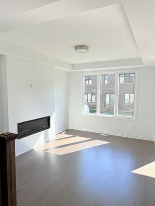 For Lease - 1250 Wheat Boom Drive, Oakville, Ontario - Photo 1