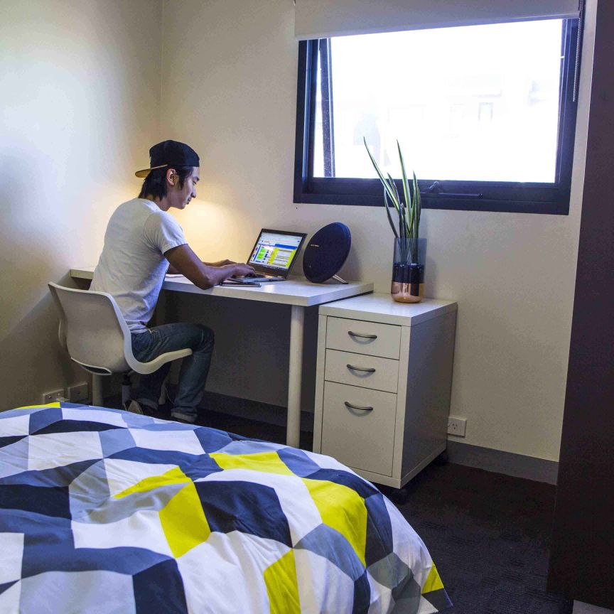 Single Room With Ensuite - Photo 1