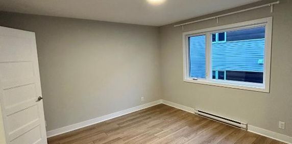 Magnifique condo 5 ½ SEMI-MEUBLÉ (5 électros) à Granby - Photo 2