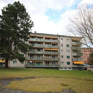 Spacieux logement de 4.5 pièces partiellement rénové - Foto 3