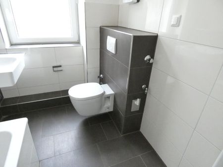 *** Moderne und großzügige 2-Zi-Altbauwohnung mit Loggia im beliebten Luisenhof *** - Photo 3