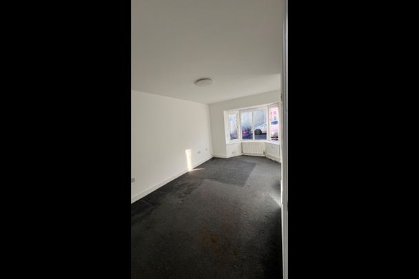 1 Bed Flat, Dolphin Road, B11 - Photo 1