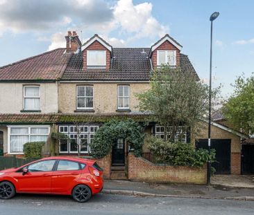 5 bedroom semi-detached house to rent - Photo 5