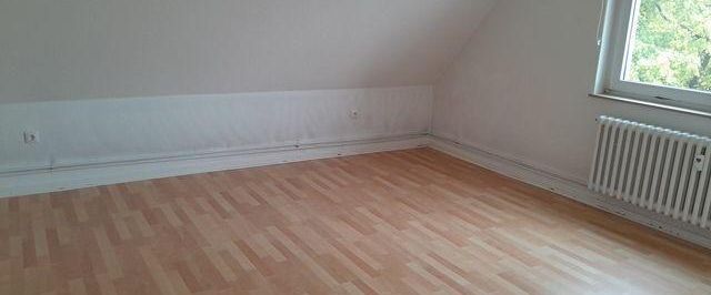 Exposé 2709 • Sie suchen eine zentrumsnahe 3 ZKB-Dachgeschosswohnung? Hier ist sie. - Foto 1