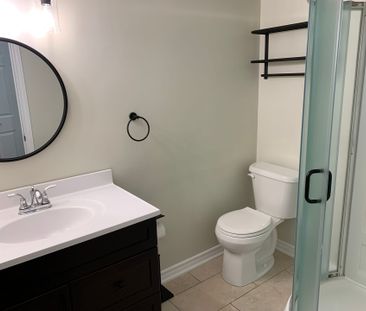 For Lease - 331 Spruce Grove Crescent, Newmarket, Ontario - Photo 4