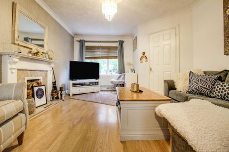 3 bedroom semi-detached house to rent - Photo 2