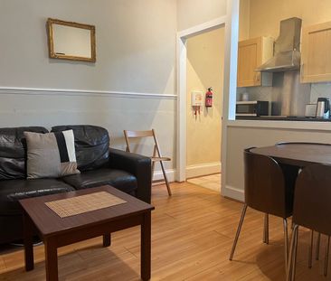 1 Bed Flat, St Leonards St, EH8 - Photo 2
