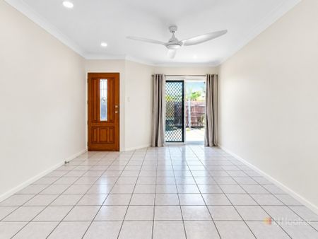 Low-Maintenance 2 Bedroom Unit in a Convenient Mackay Location - Photo 2