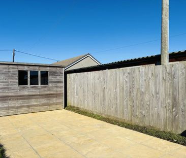 3 bedroom detached bungalow to rent - Photo 2