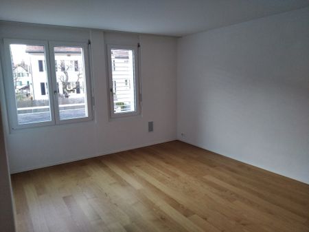 1 MONAT MIETZINSFREIE ZEIT - GROSSE 3.5-ZIMMERWOHNUNG MIT LOGGIA - Photo 5