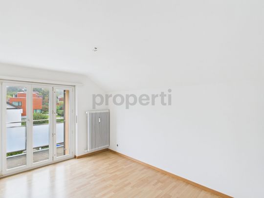 Luxurious 3-room penthouse apartment with balcony in Bottmingen - Photo 1