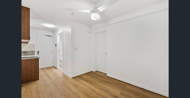 FULLY RENOVATED STUDIO IN THE HEART OF NUNDAH (Single Living Only) - Photo 1