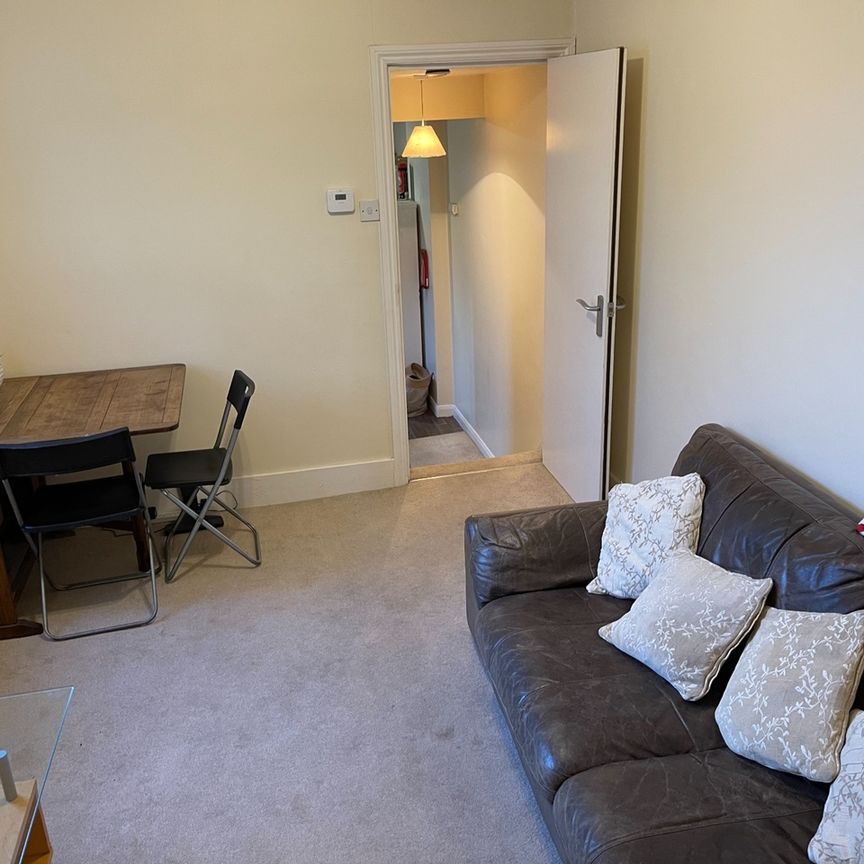 2 Bed Flat, Aldeburgh Street, SE10 - Photo 1