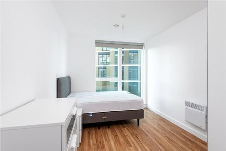 3 bedroom flat to rent - Photo 2