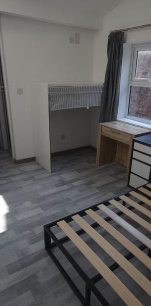 Albert Road, Widnes, WA8 6LG - Photo 1