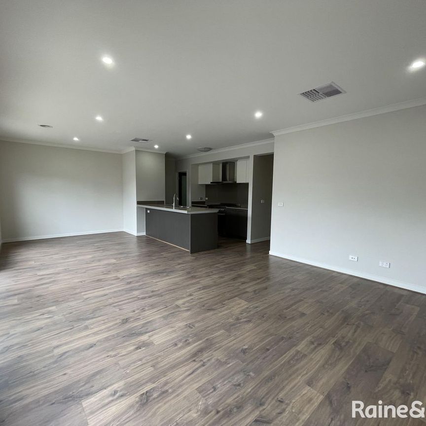 Blink and It's Gone - Photo 1