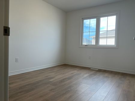 For Lease - 63 Lincoln Drive, Belleville, Ontario - Photo 5