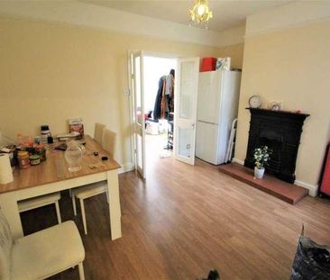 Maple Road, Grays, RM17 - Photo 5
