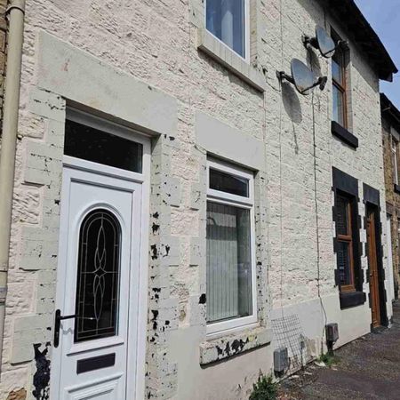 2 bed Terraced - To Let - Photo 3