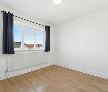 3 bedroom end of terrace house to rent - Photo 3