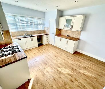 4 bedroom detached bungalow to rent - Photo 3