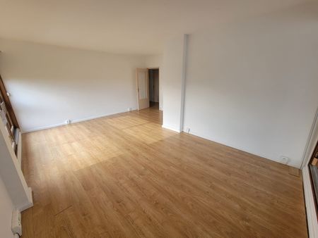 Location Appartement 4 pièces 92m² LE CHESNAY 78150 - Photo 2