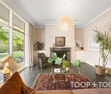 ARCHITECTURAL ELEGANCE IN PRESTIGIOUS WALKERVILLE - Photo 1