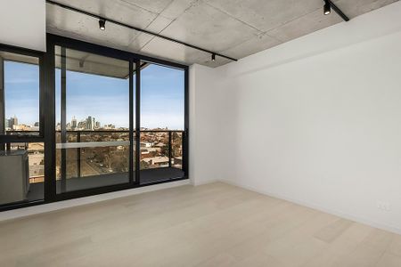 Luxury Apartment with A View! - Photo 3