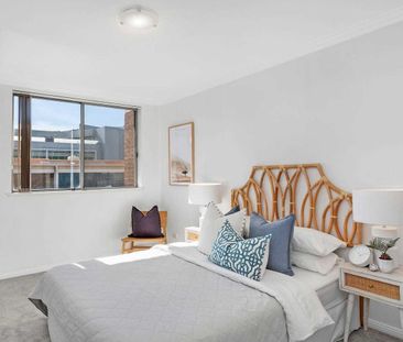 Spacious Modern Apartment in the Heart of Dee Why - Photo 3