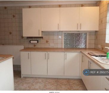 4 bedroom semi-detached house to rent - Photo 6