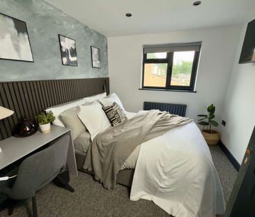 Brand-New All-Ensuite Urban Luxury House-Share - Photo 2