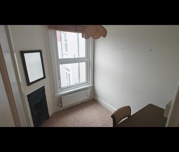 Room in a Shared House, Clarence Road, CR0 - Photo 1