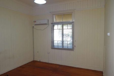 Queenslander for Rent - Photo 2