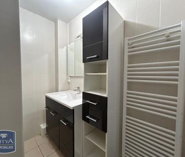 Location Appartement 1 pièce 26m² CHATEAUROUX 36000 - Photo 2
