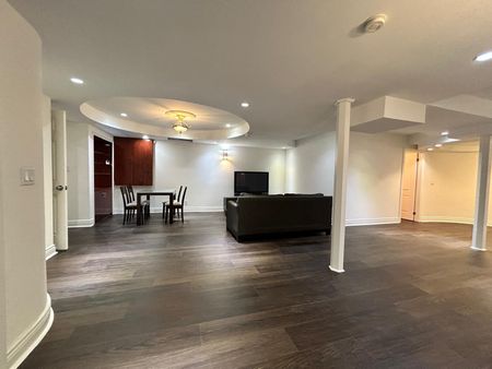 For Lease - 187 Redstone Road, Richmond Hill, Ontario - Photo 4