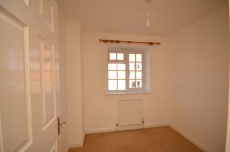 3 bedroom semi-detached house to rent - Photo 4