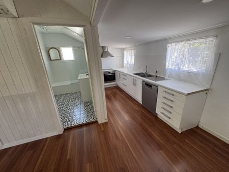 37 Frederick Street, Newtown, QLD 4305 - Photo 2