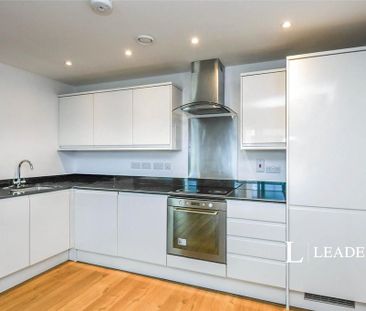 2 bedroom flat to rent - Photo 2