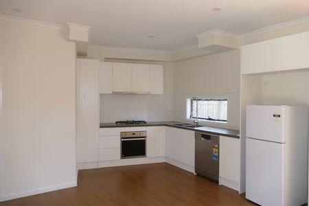 3/29 Samada Street, Notting Hill VIC 3168 - Townhouse For Rent - $680 | Domain - Photo 3